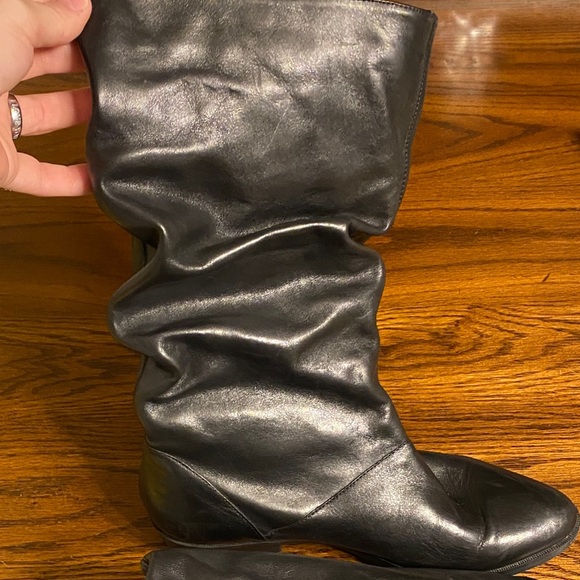 Women’s Black Slouchy Leather Boots - Picture 4 of 9